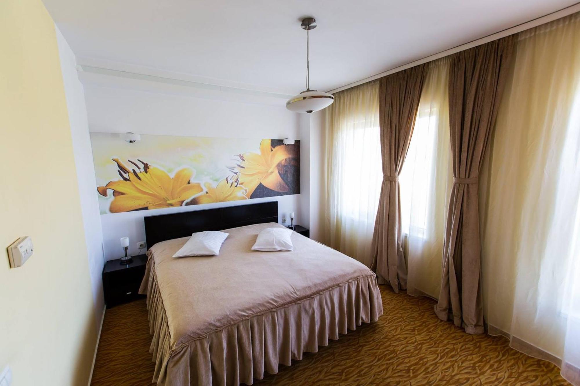 Hotel Grandis Apulum Mioveni Exterior foto