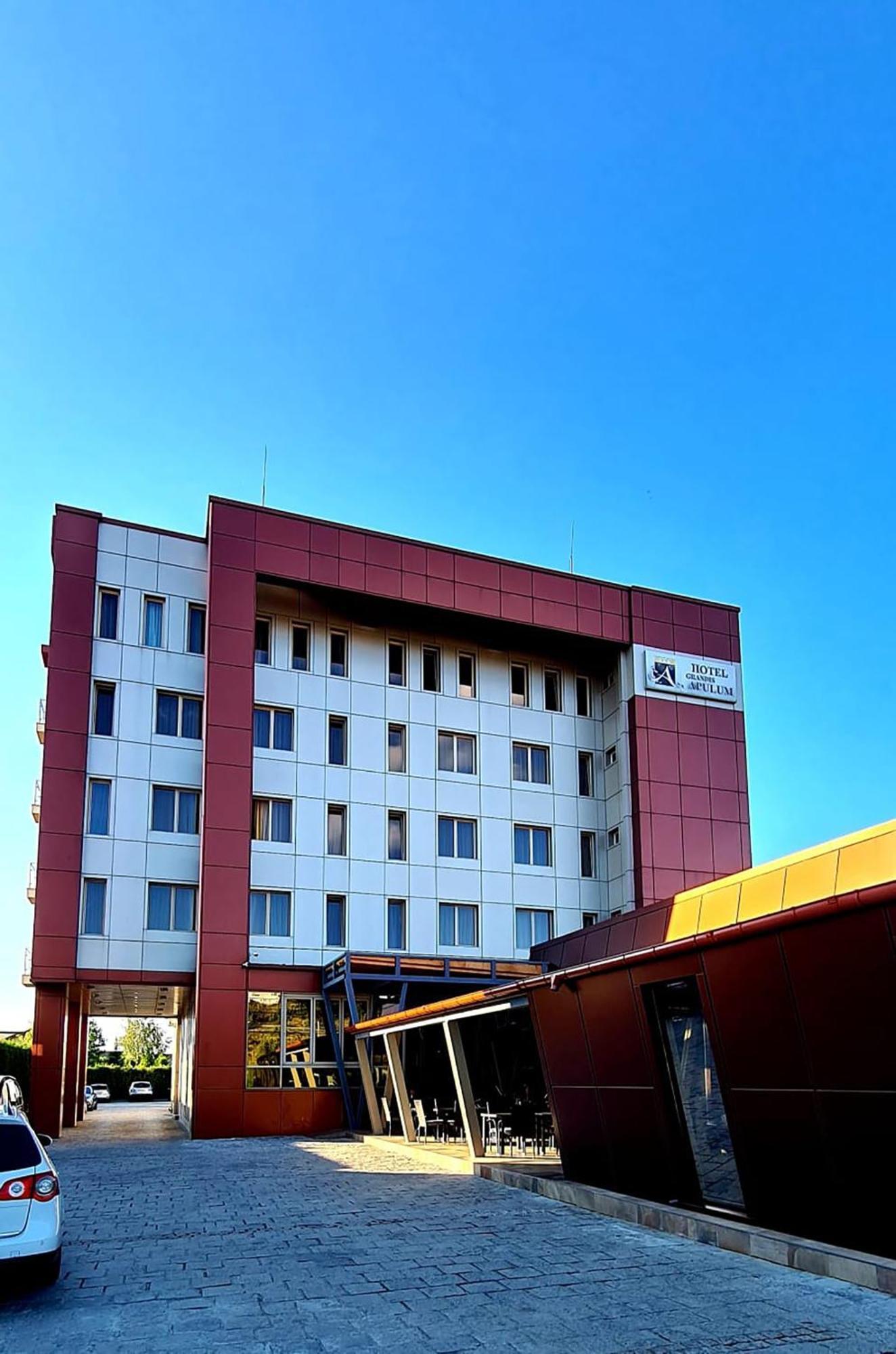 Hotel Grandis Apulum Mioveni Exterior foto