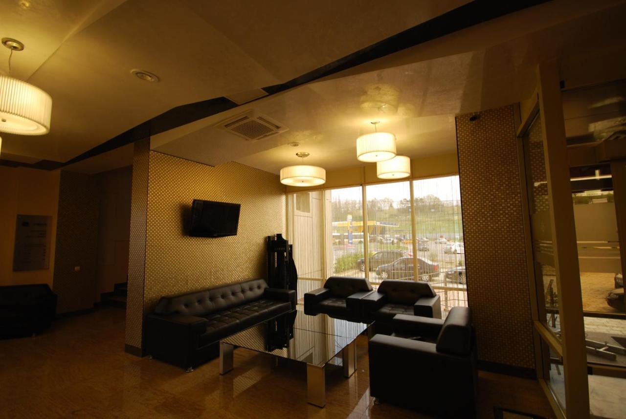 Hotel Grandis Apulum Mioveni Exterior foto