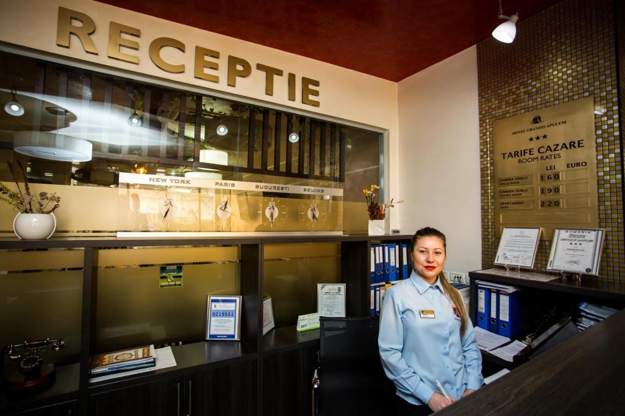 Hotel Grandis Apulum Mioveni Exterior foto